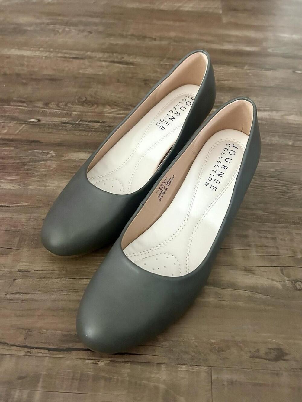 Journee Collection Saarii Womens Round Closed Toe Block Heel Pumps Size 9 Gray